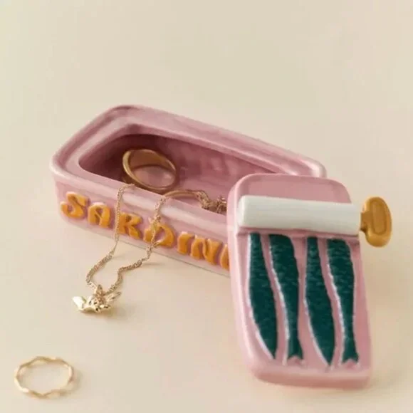 NIB Urban Outfitters Sardine Trinket Box in Pink - Picture 1 of 3